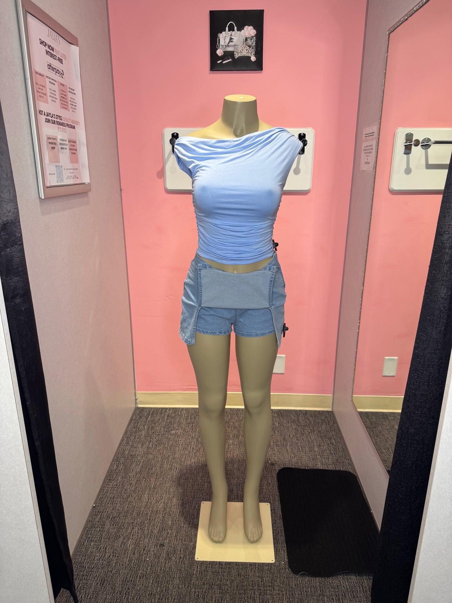 Chaire baby blue asymmetrical top